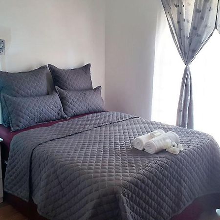 Queens Palace Pretoria-Noord 外观 照片
