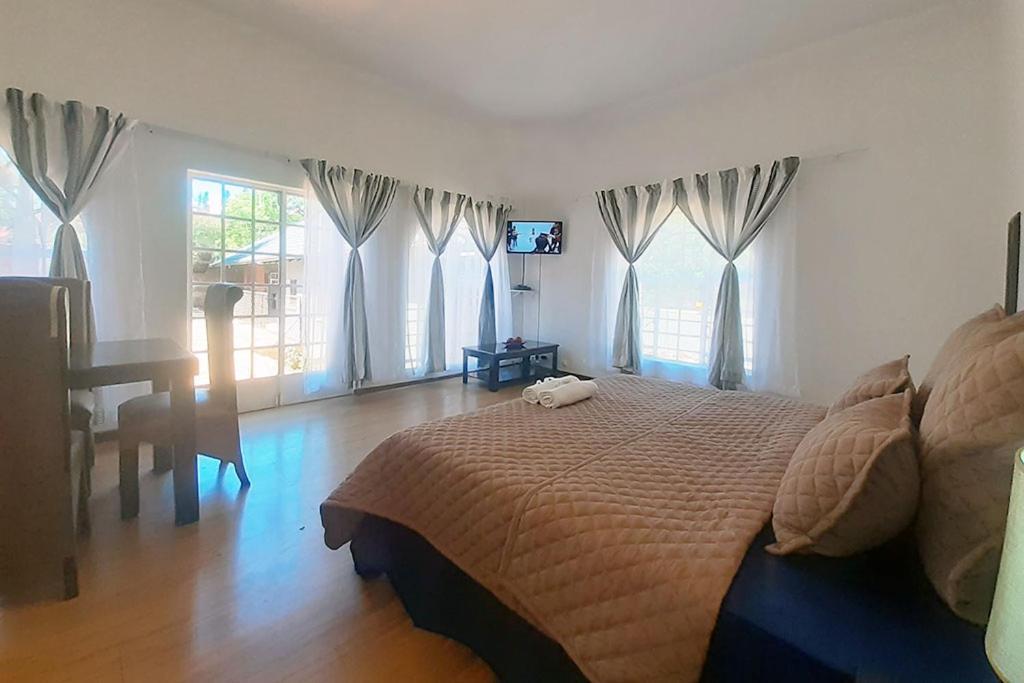 Queens Palace Pretoria-Noord 外观 照片
