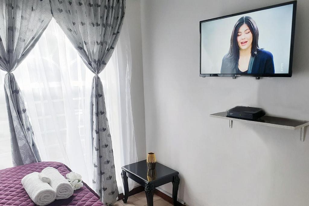 Queens Palace Pretoria-Noord 外观 照片