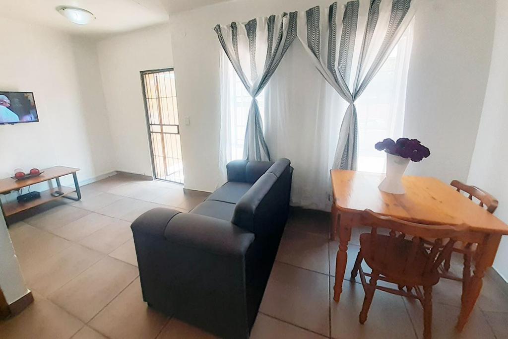 Queens Palace Pretoria-Noord 客房 照片