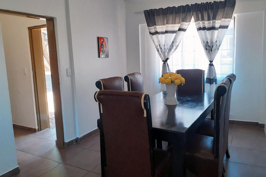 Queens Palace Pretoria-Noord 客房 照片