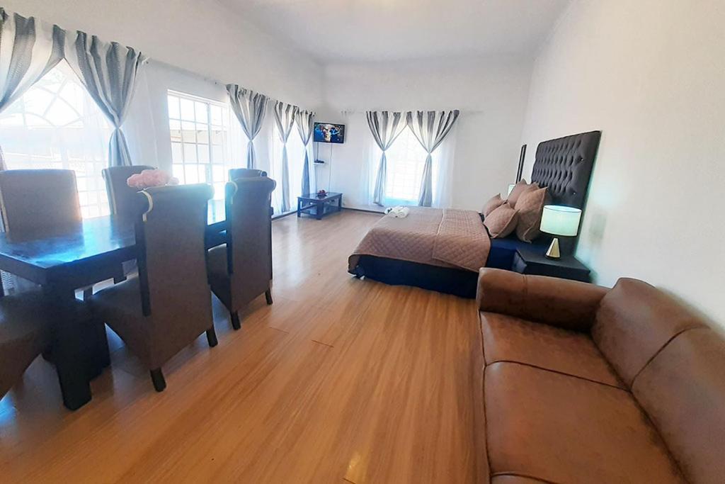 Queens Palace Pretoria-Noord 客房 照片